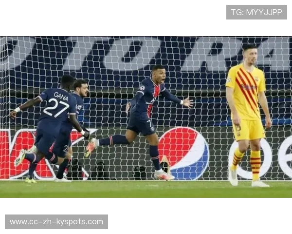 巴黎前场角球配合再现优势，内马尔近点顶入